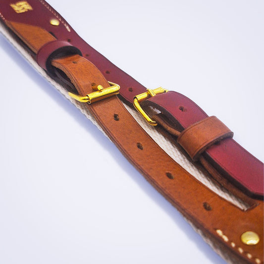 Détail cuir camel et bordeaux rivets dorés et toile de coton MOUNCREATION