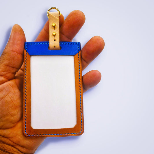 Porte - badge en cuir camel & bleu - MOUN CREATION Artisan maroquinier