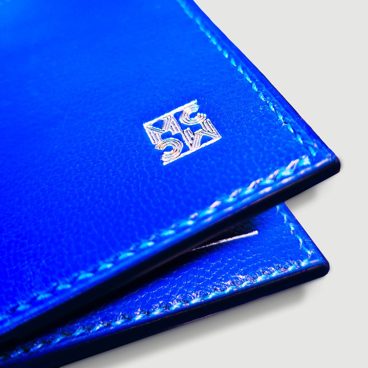 Porte - cartes MAIO bleu en cuir grainé - MOUN CREATION Artisan maroquinier